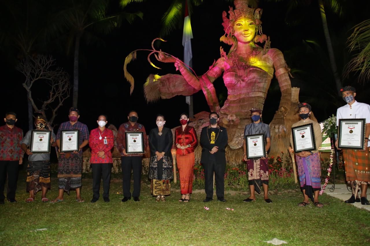 podiumnews.com-Ny. Putri Koster: Para Perajin Memilih Bangkit dan Berkontribusi untuk Perekonomian Bali